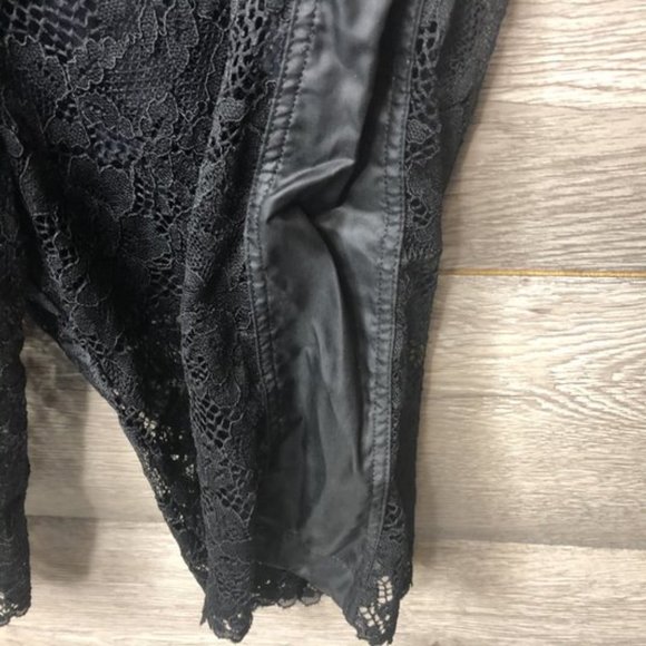 Unravel Project Size 28 Lace Layered Cycling Short - Picture 7 of 12